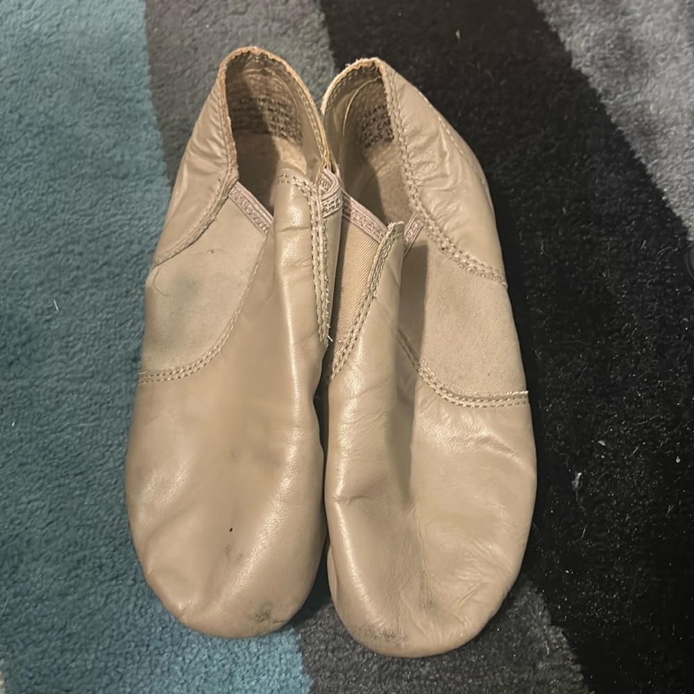 Capezio 8M jazz shoes